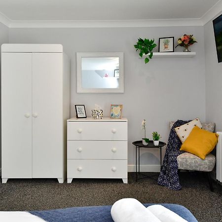 Free Parking - Heart Of The City - Superb Townhouse & Garden - Peaceful Area But Only 5Min Walk To Beach, Shops, Bars, Arena, Marina, Parks Swansea Esterno foto