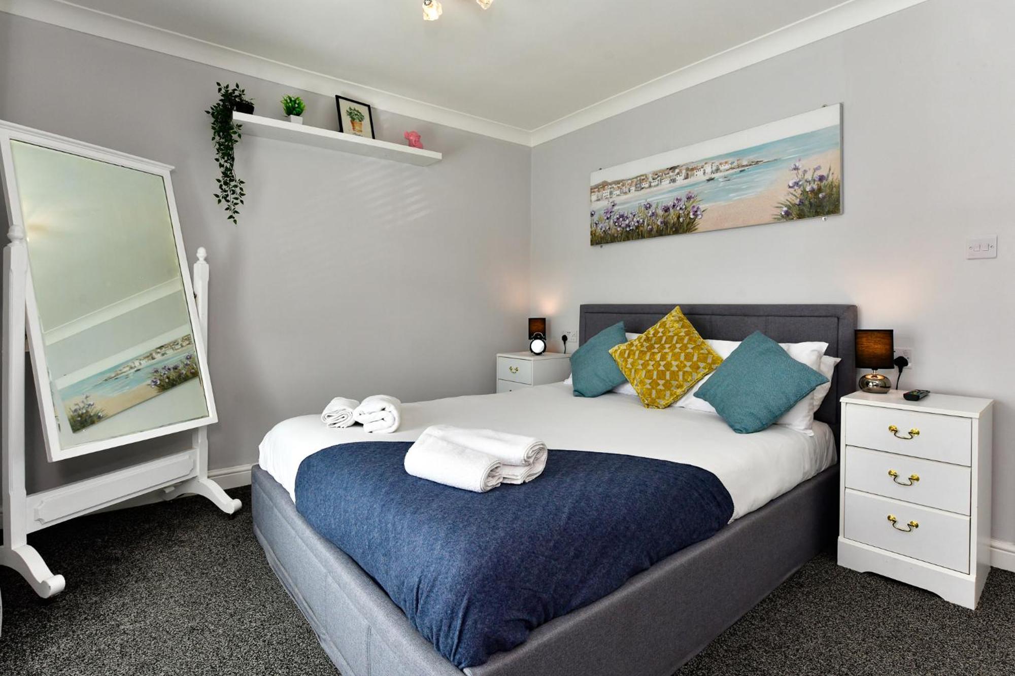 Free Parking - Heart Of The City - Superb Townhouse & Garden - Peaceful Area But Only 5Min Walk To Beach, Shops, Bars, Arena, Marina, Parks Swansea Esterno foto