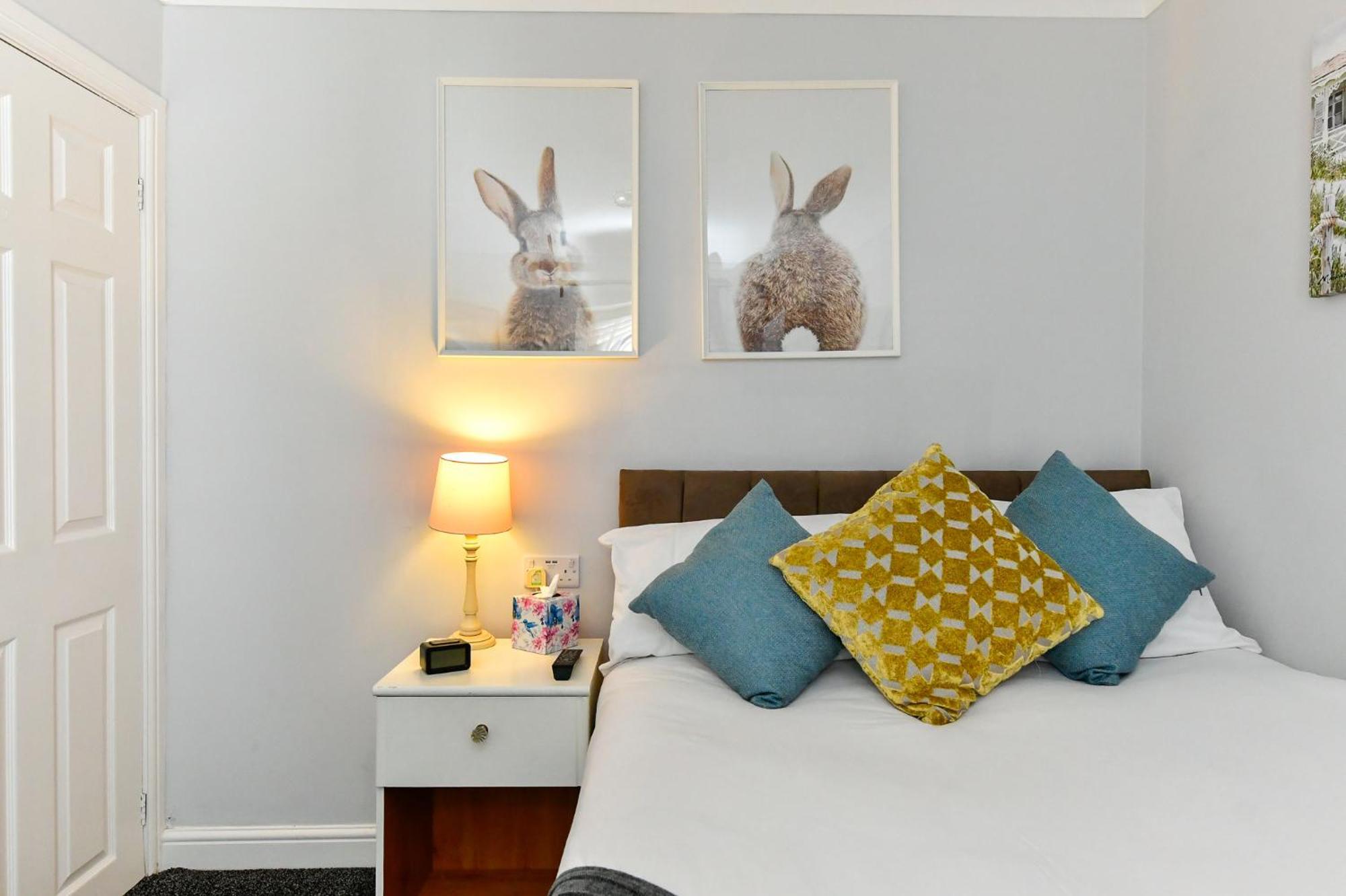 Free Parking - Heart Of The City - Superb Townhouse & Garden - Peaceful Area But Only 5Min Walk To Beach, Shops, Bars, Arena, Marina, Parks Swansea Esterno foto
