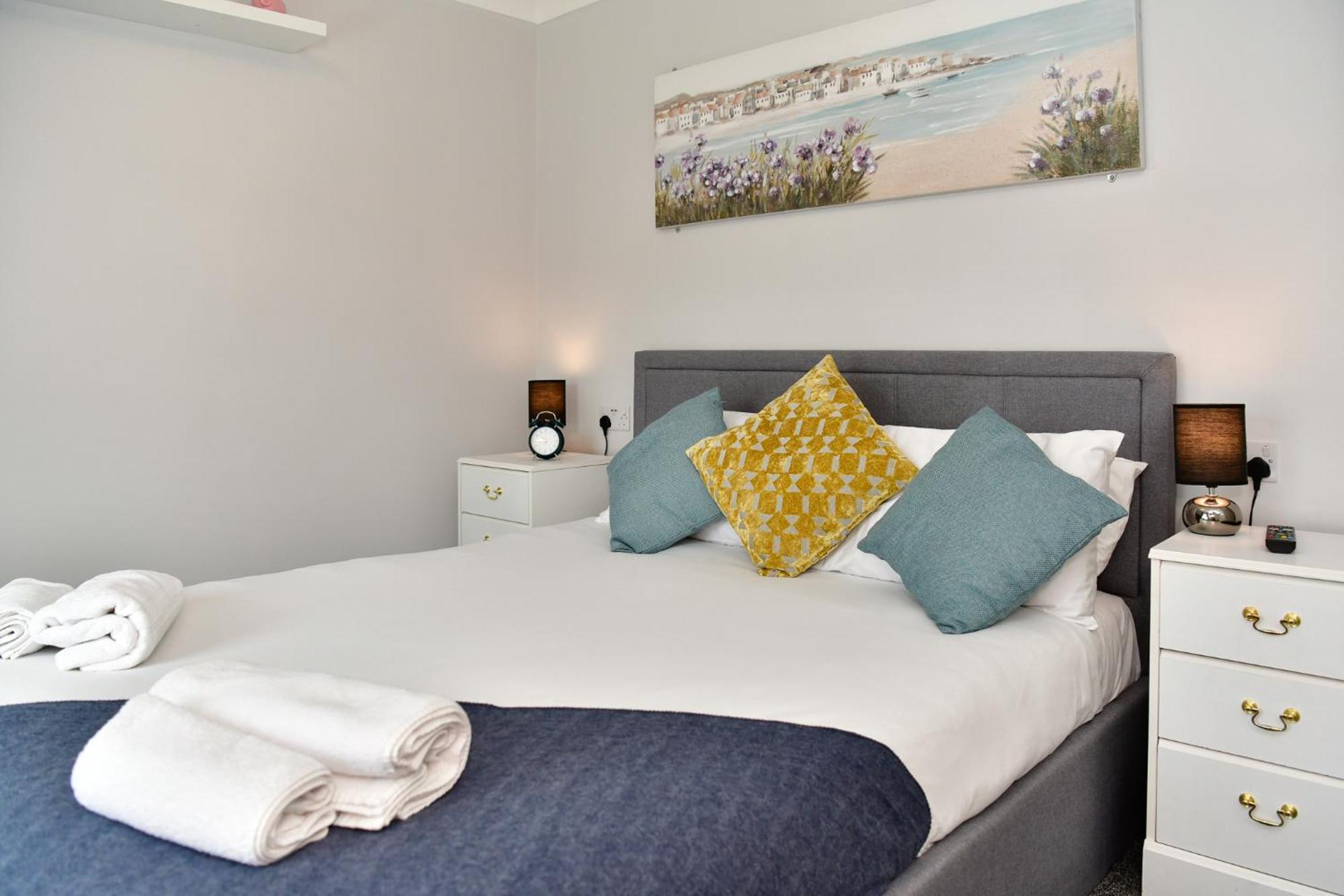Free Parking - Heart Of The City - Superb Townhouse & Garden - Peaceful Area But Only 5Min Walk To Beach, Shops, Bars, Arena, Marina, Parks Swansea Esterno foto