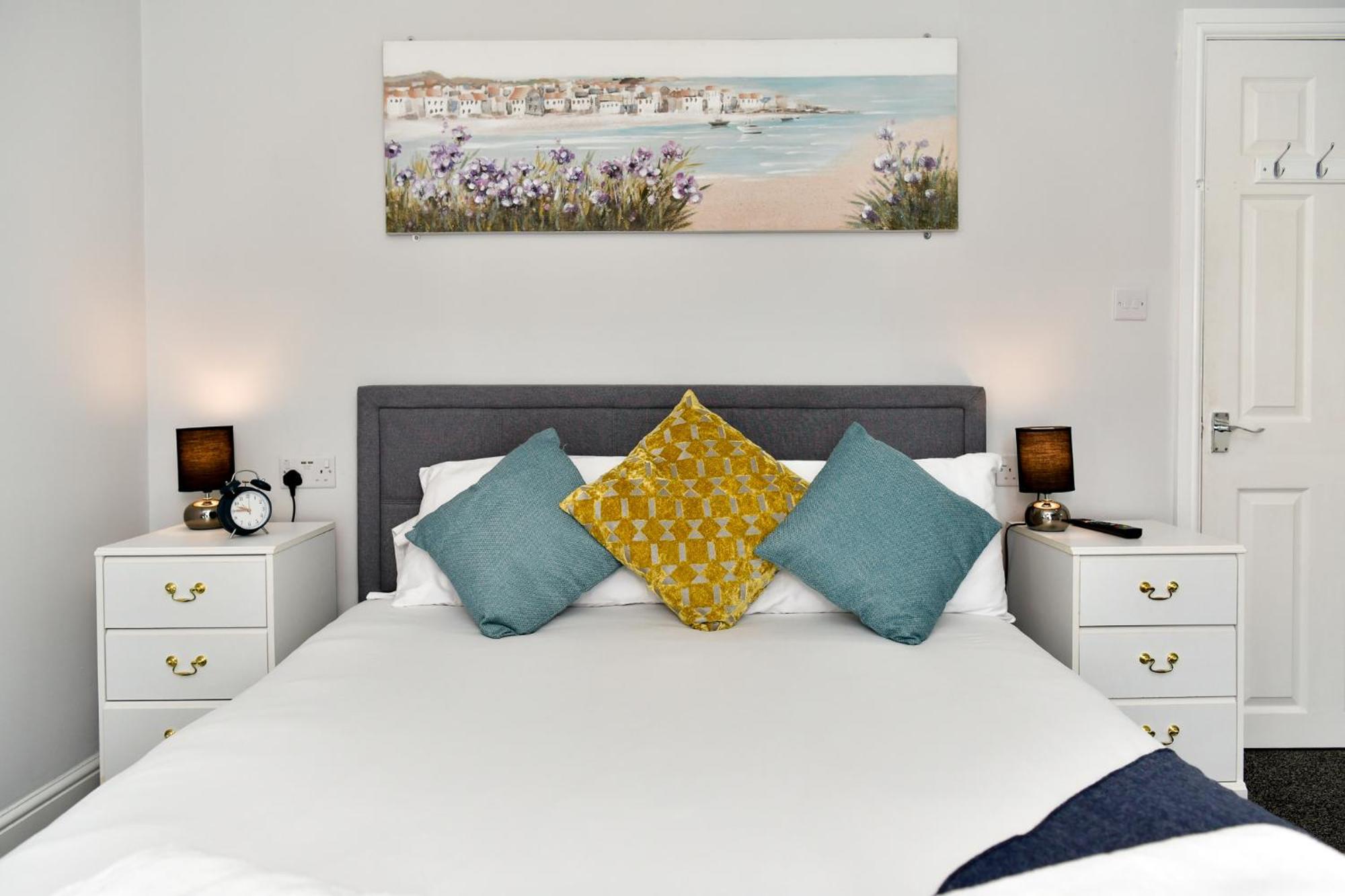 Free Parking - Heart Of The City - Superb Townhouse & Garden - Peaceful Area But Only 5Min Walk To Beach, Shops, Bars, Arena, Marina, Parks Swansea Esterno foto