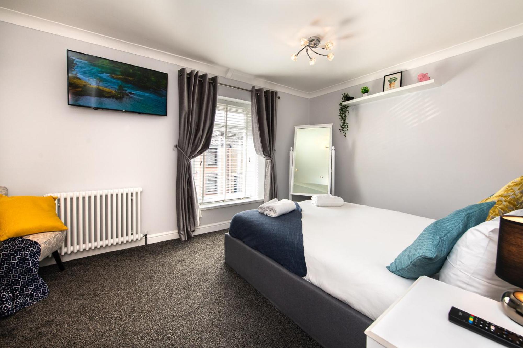 Free Parking - Heart Of The City - Superb Townhouse & Garden - Peaceful Area But Only 5Min Walk To Beach, Shops, Bars, Arena, Marina, Parks Swansea Esterno foto