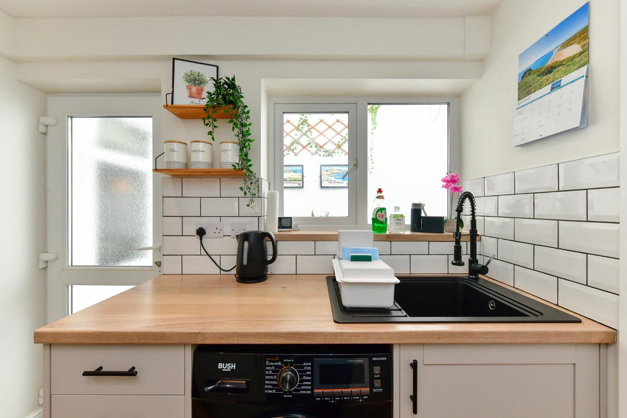 Free Parking - Heart Of The City - Superb Townhouse & Garden - Peaceful Area But Only 5Min Walk To Beach, Shops, Bars, Arena, Marina, Parks Swansea Esterno foto