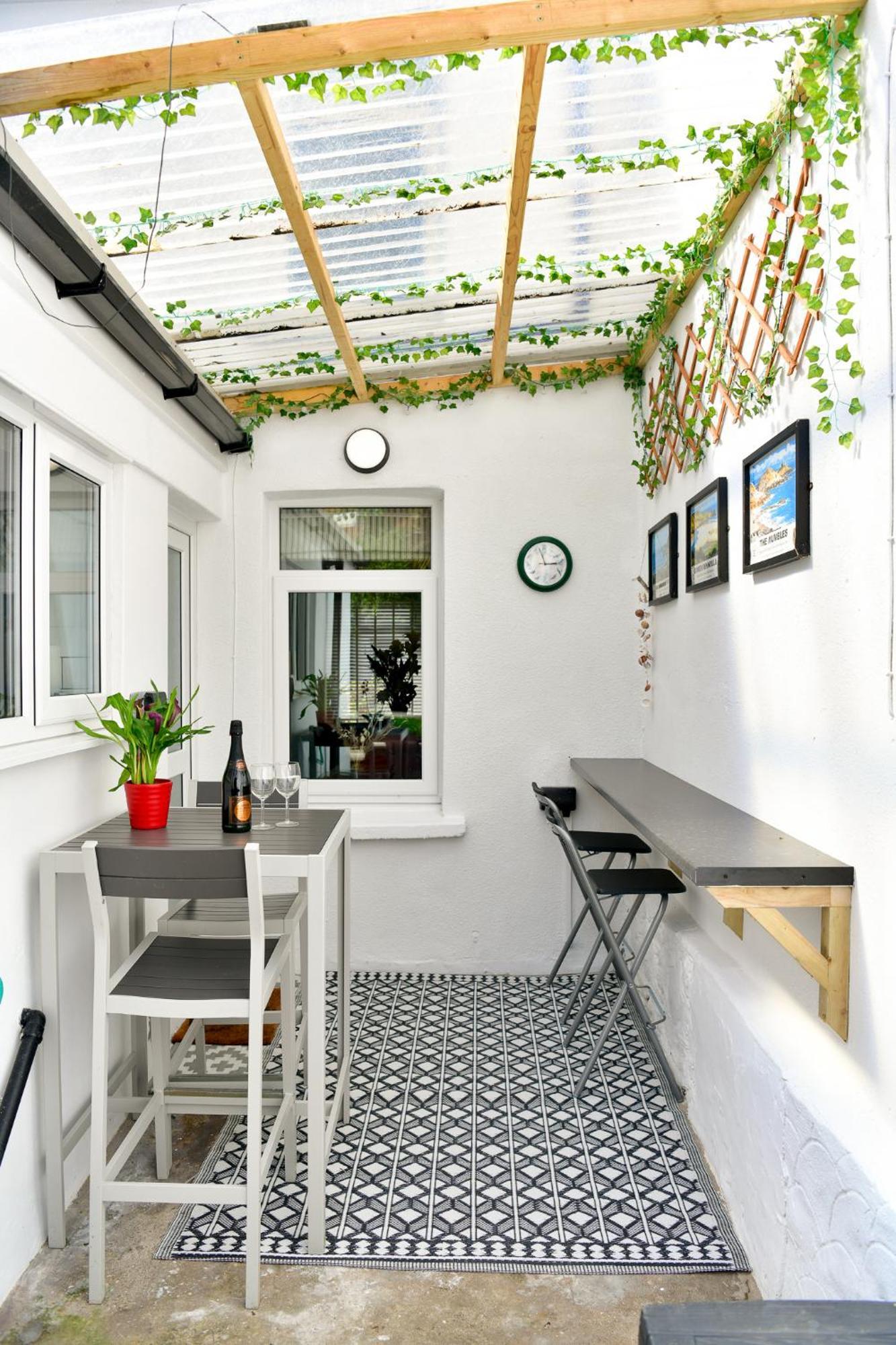 Free Parking - Heart Of The City - Superb Townhouse & Garden - Peaceful Area But Only 5Min Walk To Beach, Shops, Bars, Arena, Marina, Parks Swansea Esterno foto